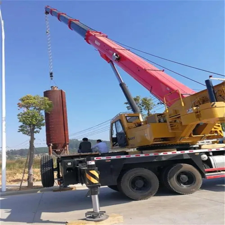 咸宁专业吊车租赁多少钱