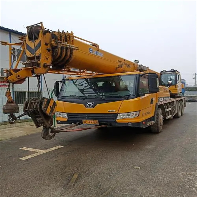 咸宁吊车出租保险：全面覆盖，安全无忧