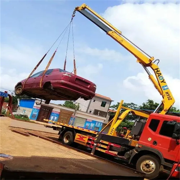 咸宁吊车救援小汽车怎么吊