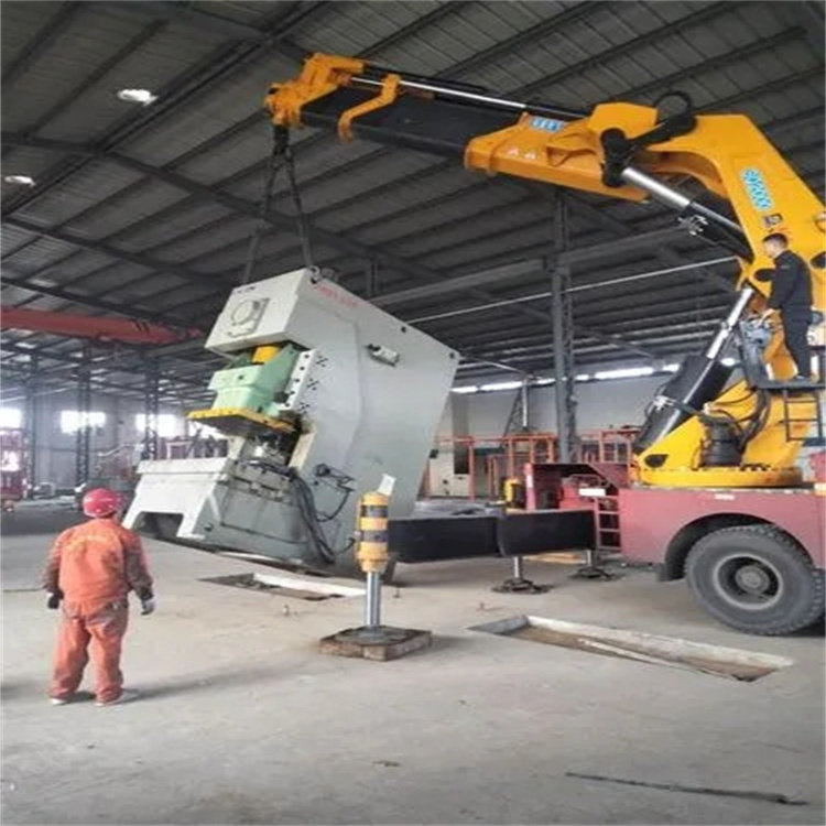 咸宁80吨折臂吊车出租附近电话